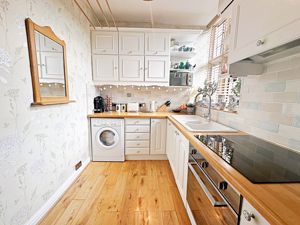 Kitchen- click for photo gallery